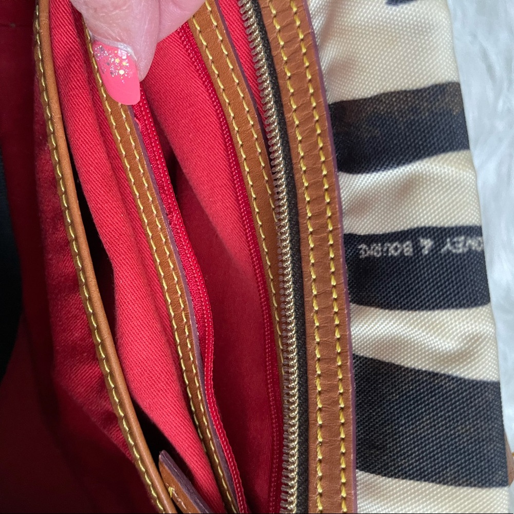 Dooney&Burke Rare Vintage Purse Excellent Condition. - Picture 11 of 16